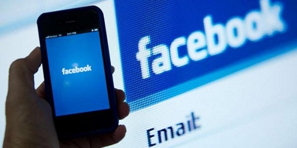 android-caotic-smartphone-facebook