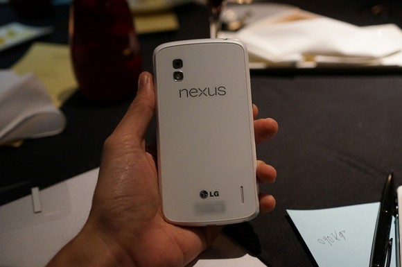 lg_nexus_4_white_leak_1-580x385