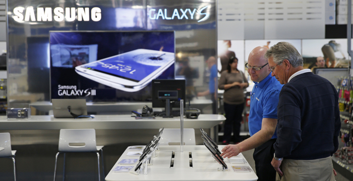 Samsung Galaxy S5: il prezzo di listino calerà del 25% dopo circa 3 mesi