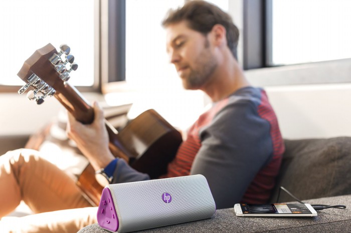 Natale-2015-idee-regalo-hi-tech-per-chi-ama-la-musica-19