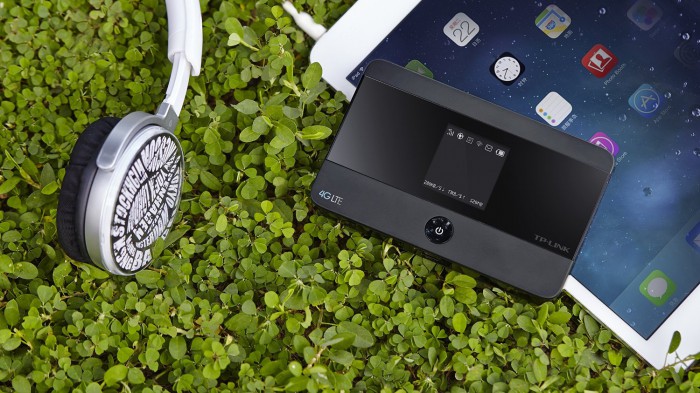 Natale-2015-idee-regalo-hi-tech-per-chi-è-sempre-connesso-2
