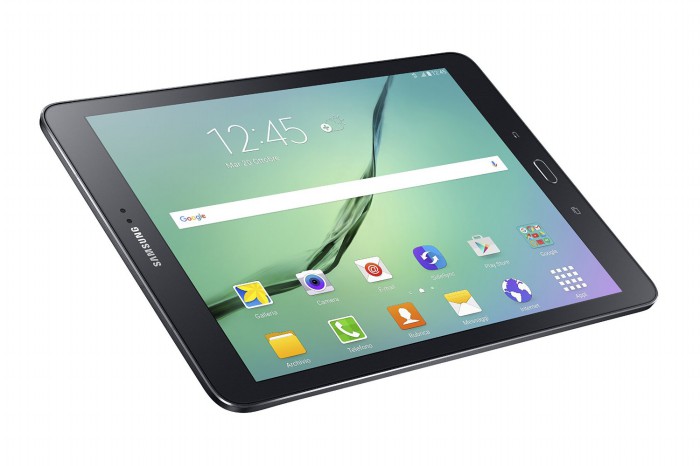 Natale-2015-idee-regalo-hi-tech-per-chi-è-sempre-connesso-21