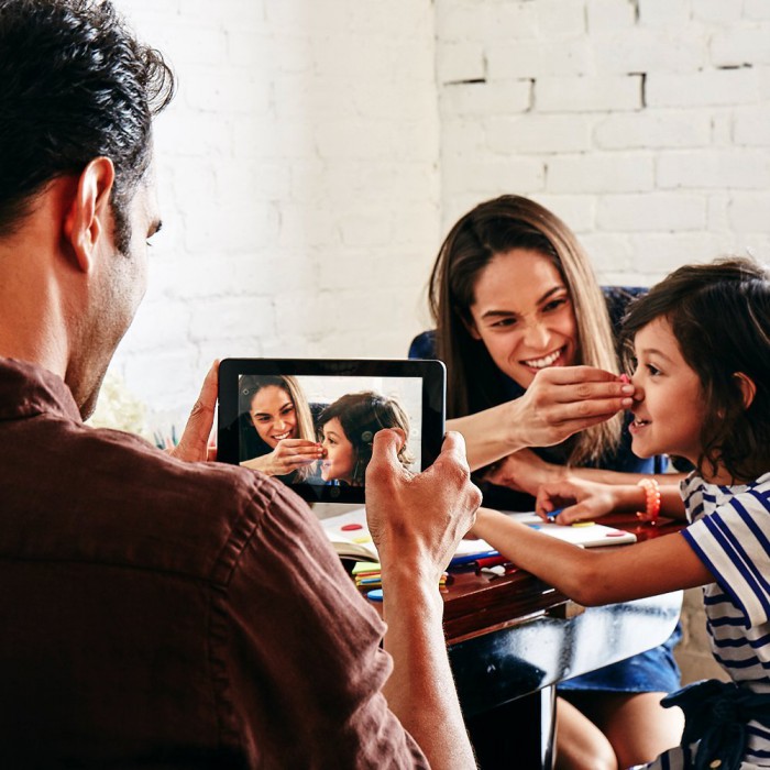 Natale-2015-idee-regalo-hi-tech-per-chi-è-sempre-connesso-23