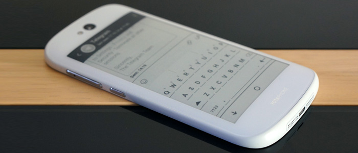 yotaphone-2-retro-e-ink-display