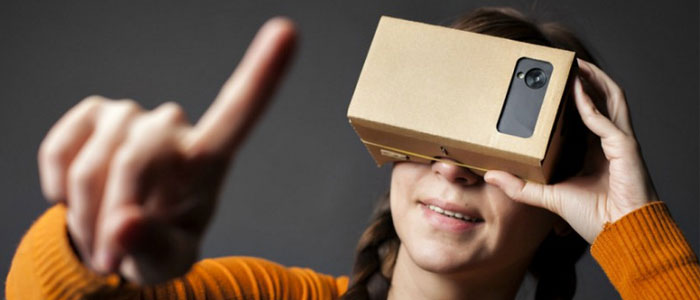 Primi passi verso la VR: ecco la Google Cardboard in "azione".