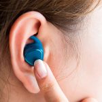 Apple AirPods VS Samsung Gear IconX