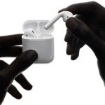 Apple AirPods VS Samsung Gear IconX
