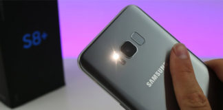 Come attivare torcia smartphone Android