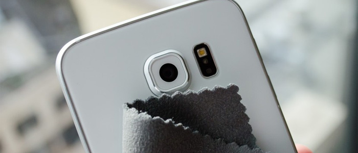 Pulire lenti smartphone