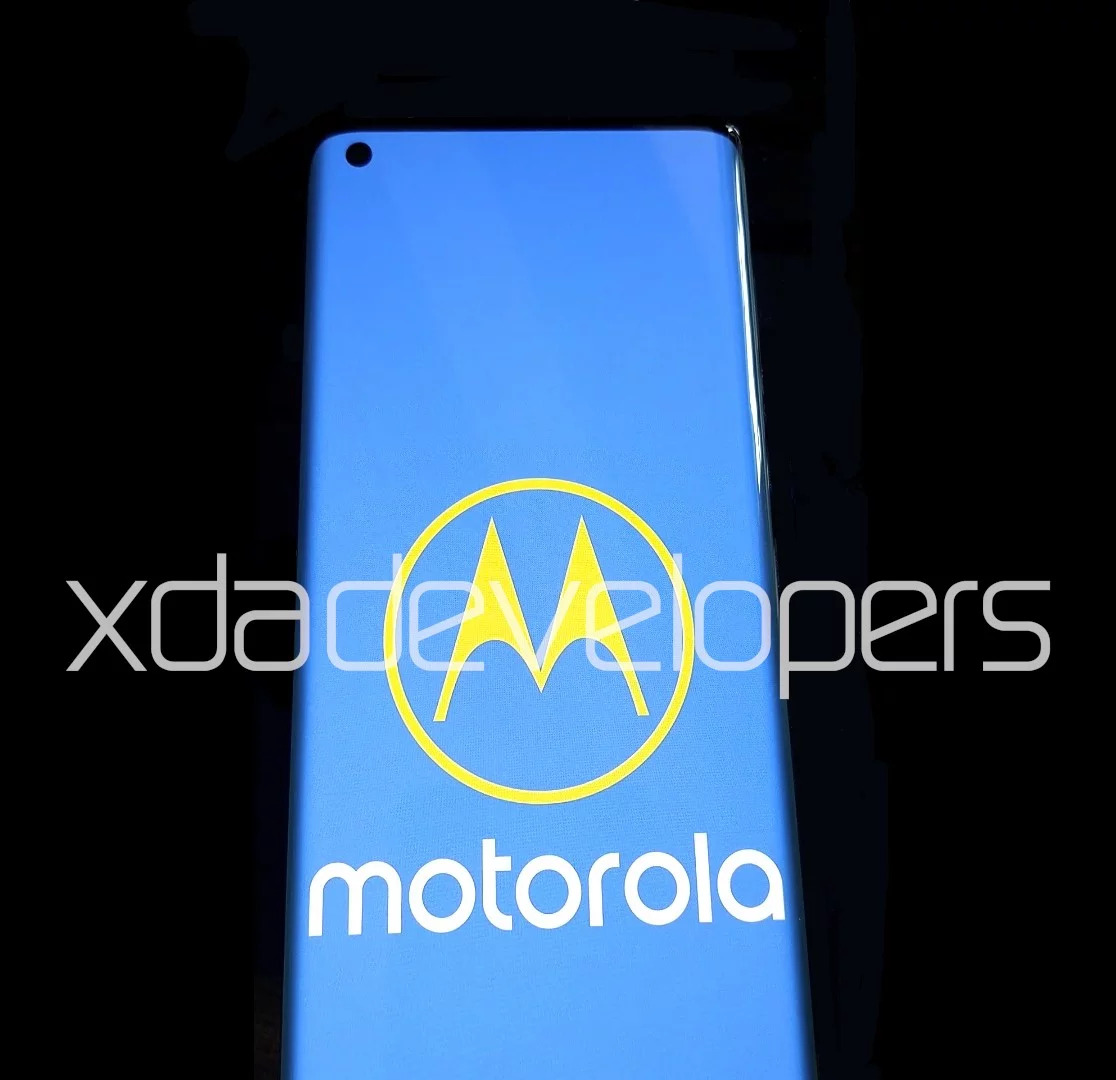 Motorola One 2020