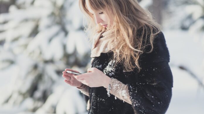 proteggere lo smartphone inverno